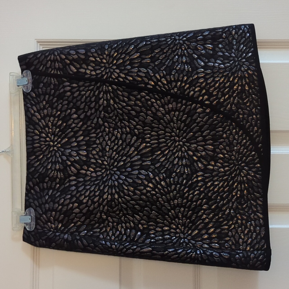 Fun wrap skirt look alike. LOFT, size 0